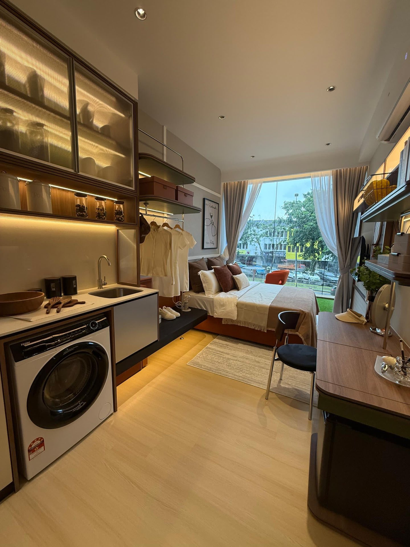 Gen Sphere show unit living area